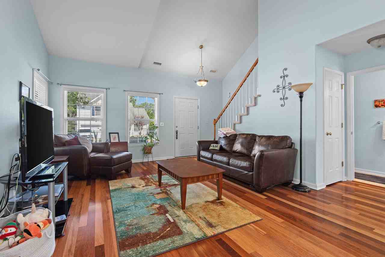 1402 Fairmont St - Photo 4 of 24