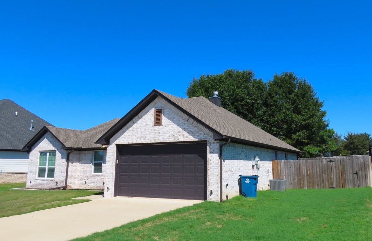 1323 Nate Cir - Photo 3 of 50