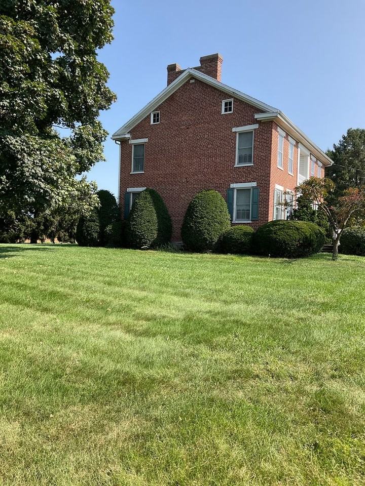 779 Rowe Rd - Photo 3 of 24