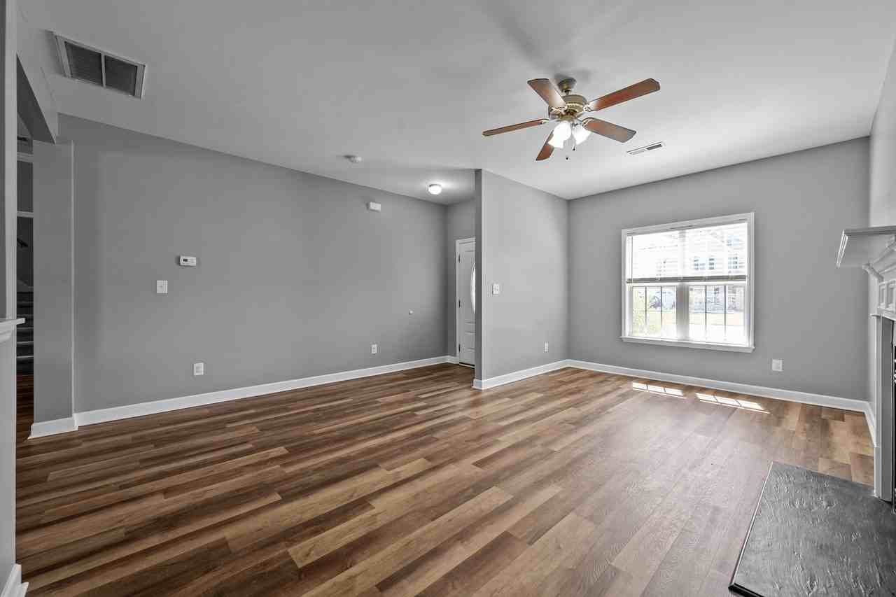 210 Wedgefield Cir - Photo 3 of 30