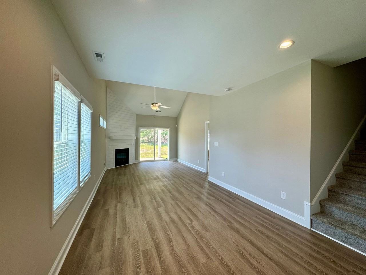 1004 Kensington Park Rd - Photo 3 of 23