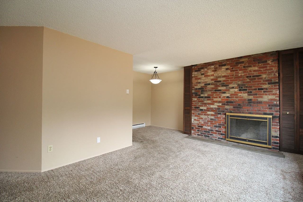 2640 2640 - 2642 SE 125th Ave - Photo 5 of 19