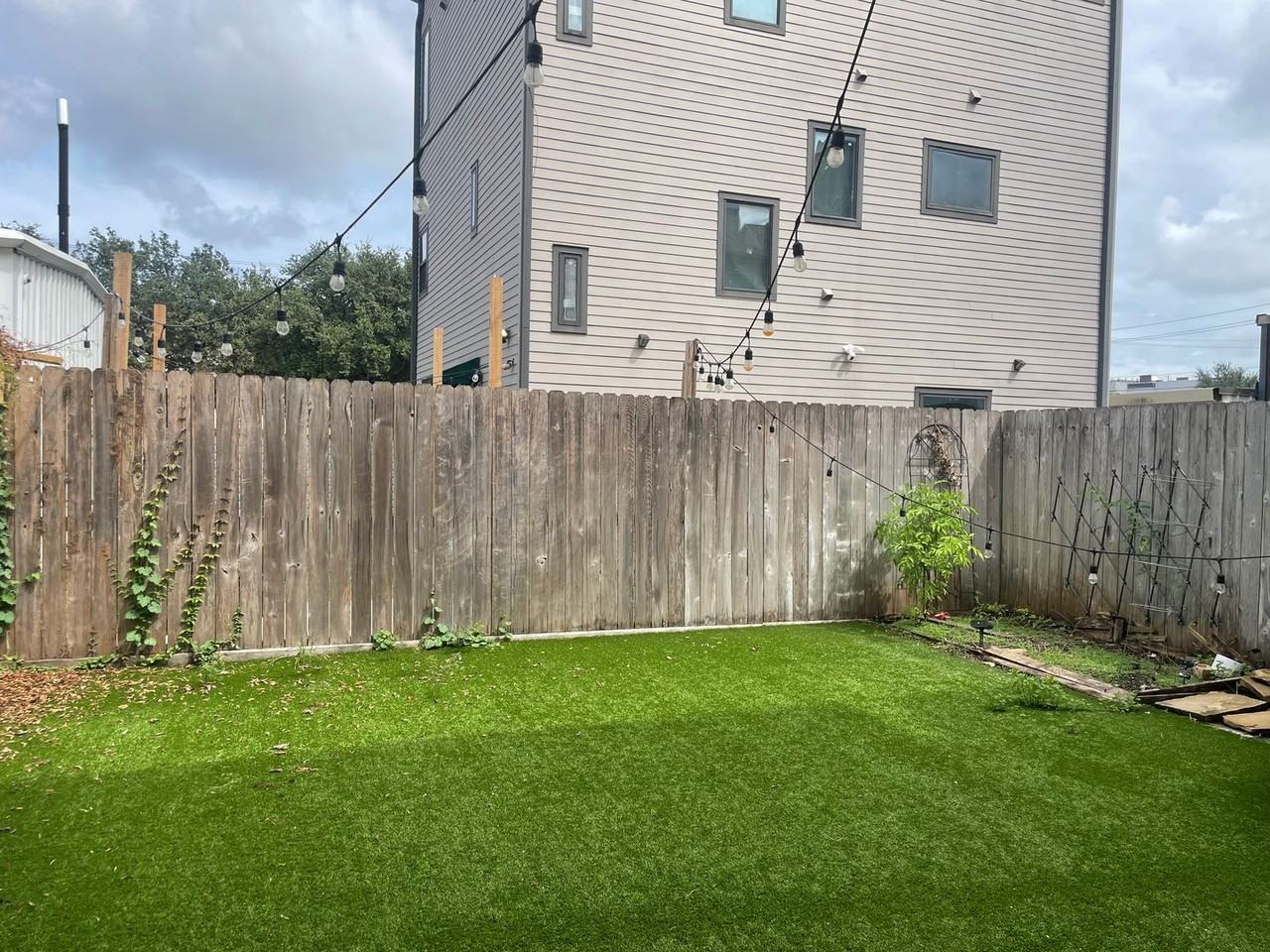 1211 Marconi Street - Photo 4 of 36