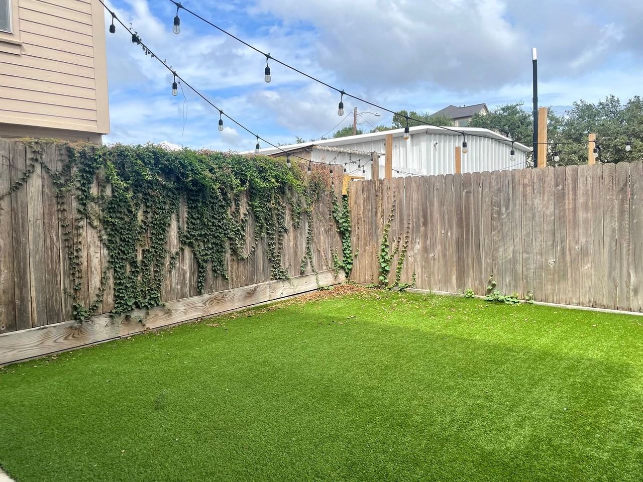 1211 Marconi Street - Photo 5 of 36