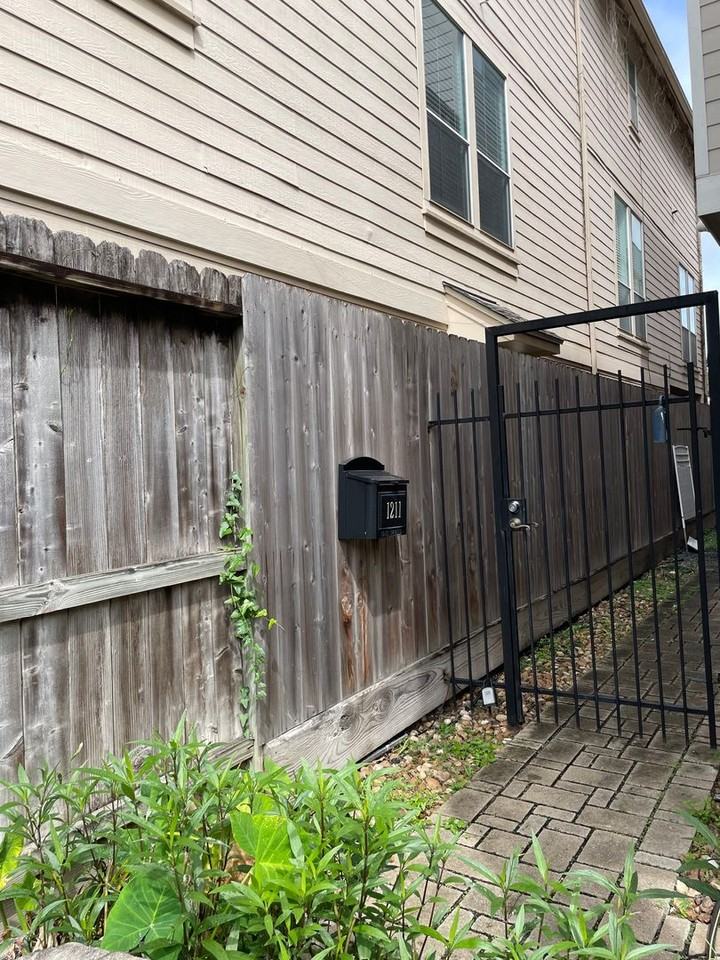 1211 Marconi Street - Photo 6 of 36