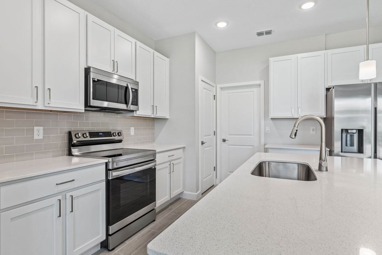 8453 Olster Dr - Photo 4 of 9