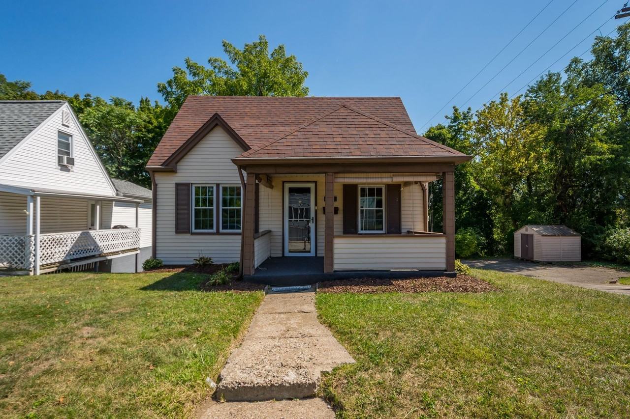 327 James St - Photo 4 of 39