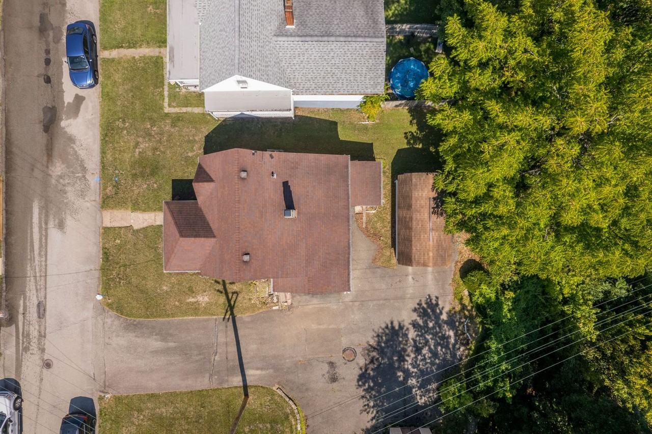 327 James St - Photo 5 of 39