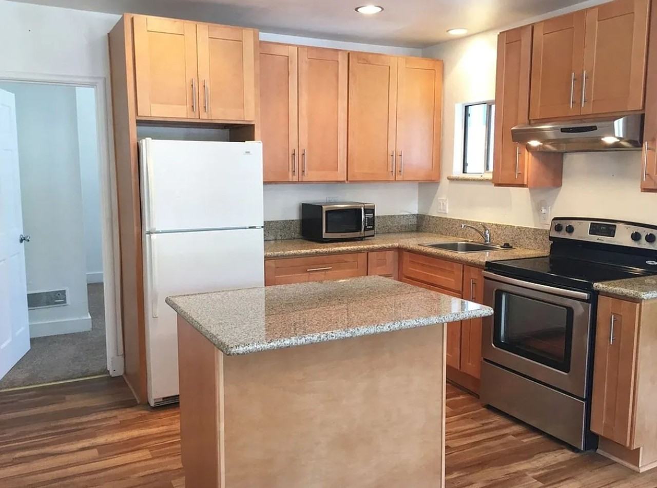 313 1st St #B - Photo 6 of 14