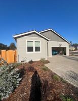 featured image of 482 E 4th St