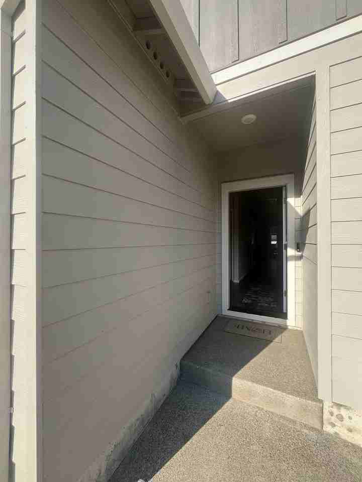 482 E 4th St - Photo 2 of 31