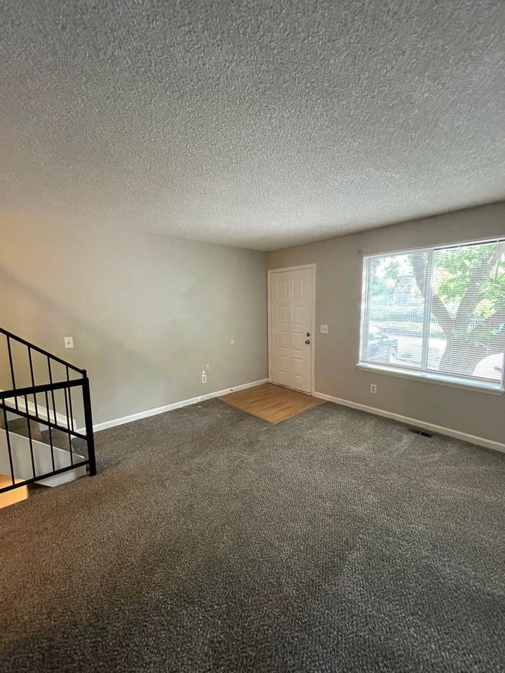 17644 East Loyola Drive - Photo 4 of 24