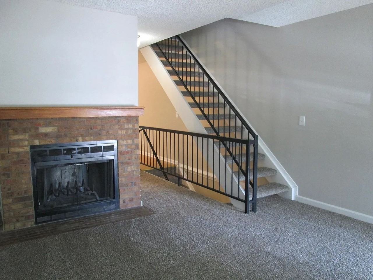 17644 East Loyola Drive - Photo 5 of 24