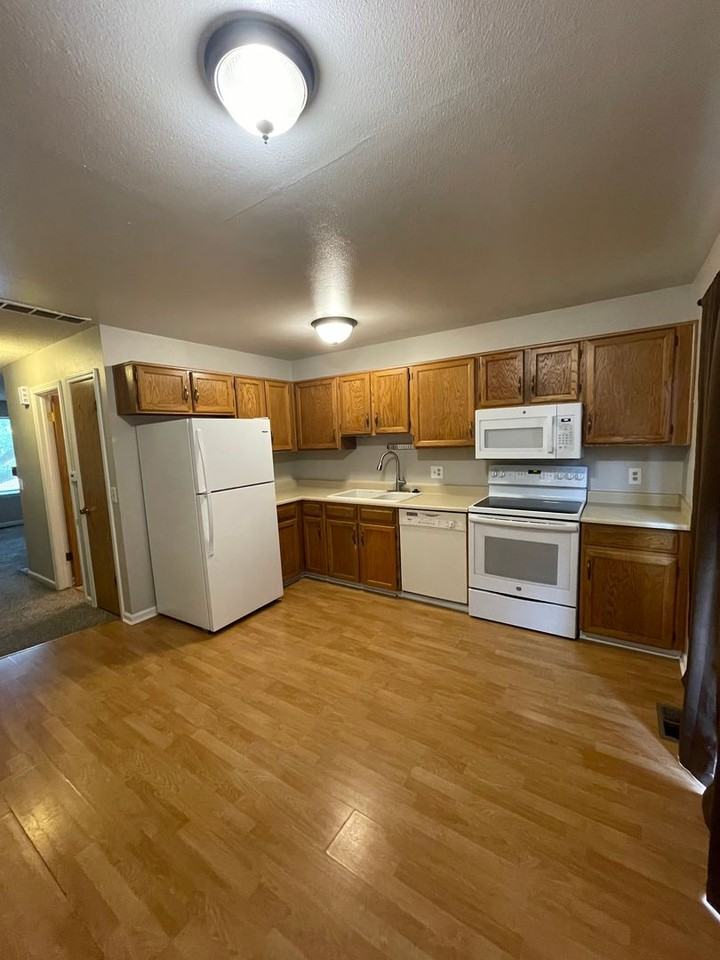 17644 East Loyola Drive - Photo 7 of 24