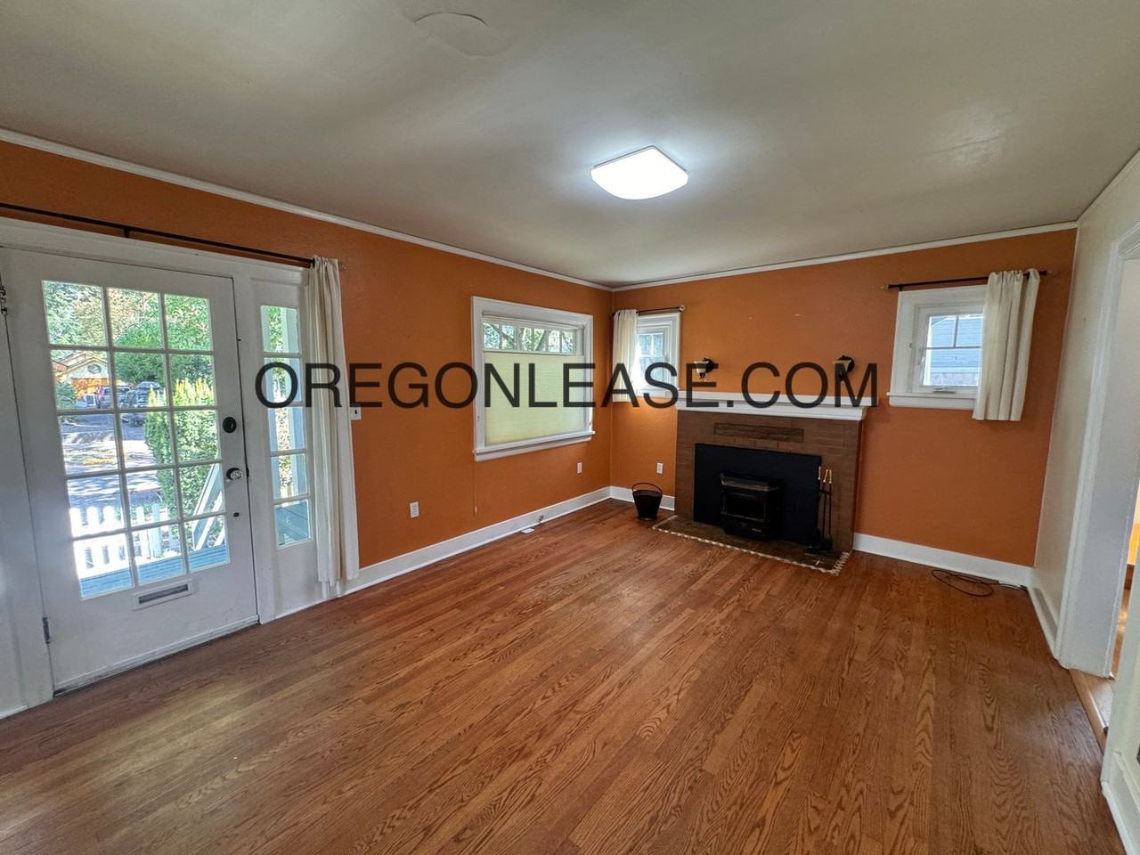 1136 W 5th Ave - Photo 3 of 23