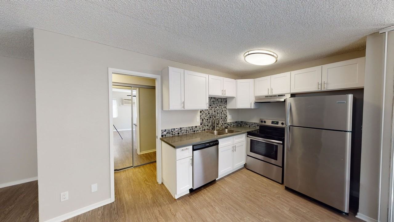 Wilshire Regency Apts. - Photo 6 of 17