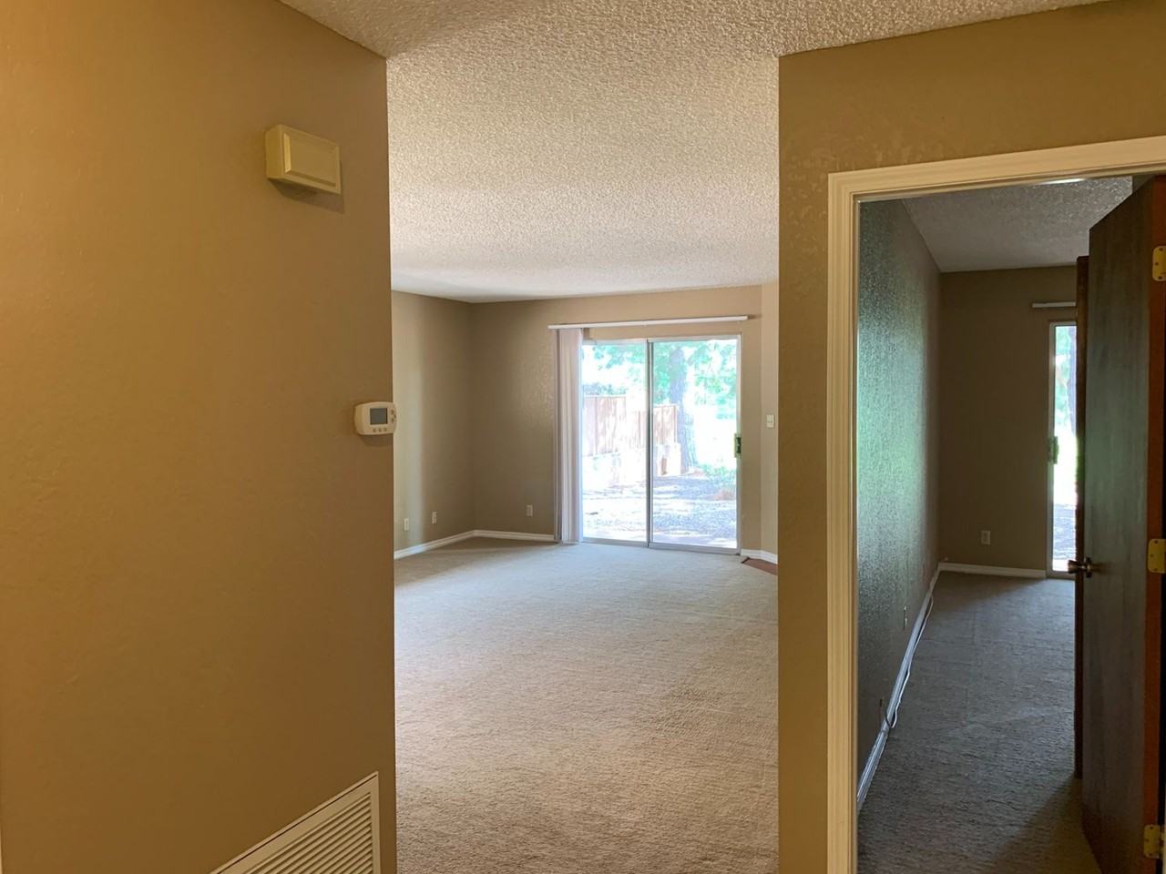 405 Fairway Oaks Dr - Photo 2 of 9