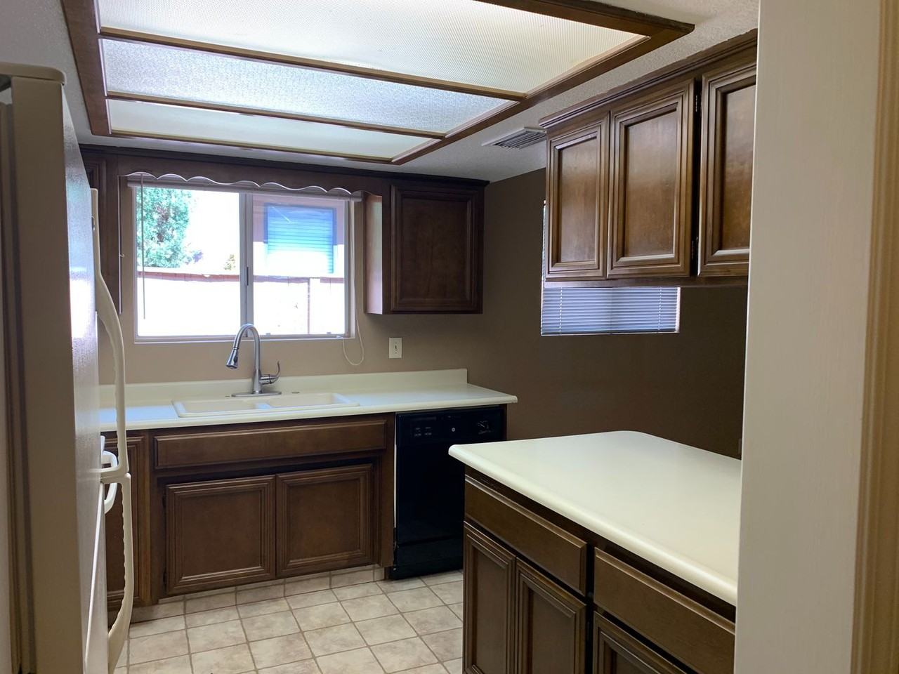 405 Fairway Oaks Dr - Photo 4 of 9