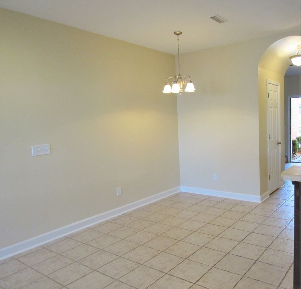 211 Eagle Lndg - Photo 4 of 16