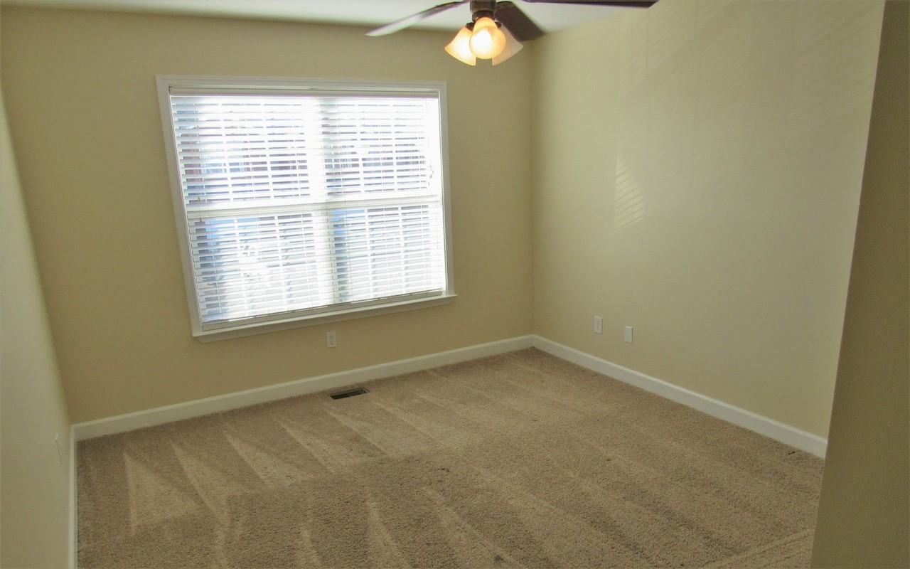 211 Eagle Lndg - Photo 7 of 16
