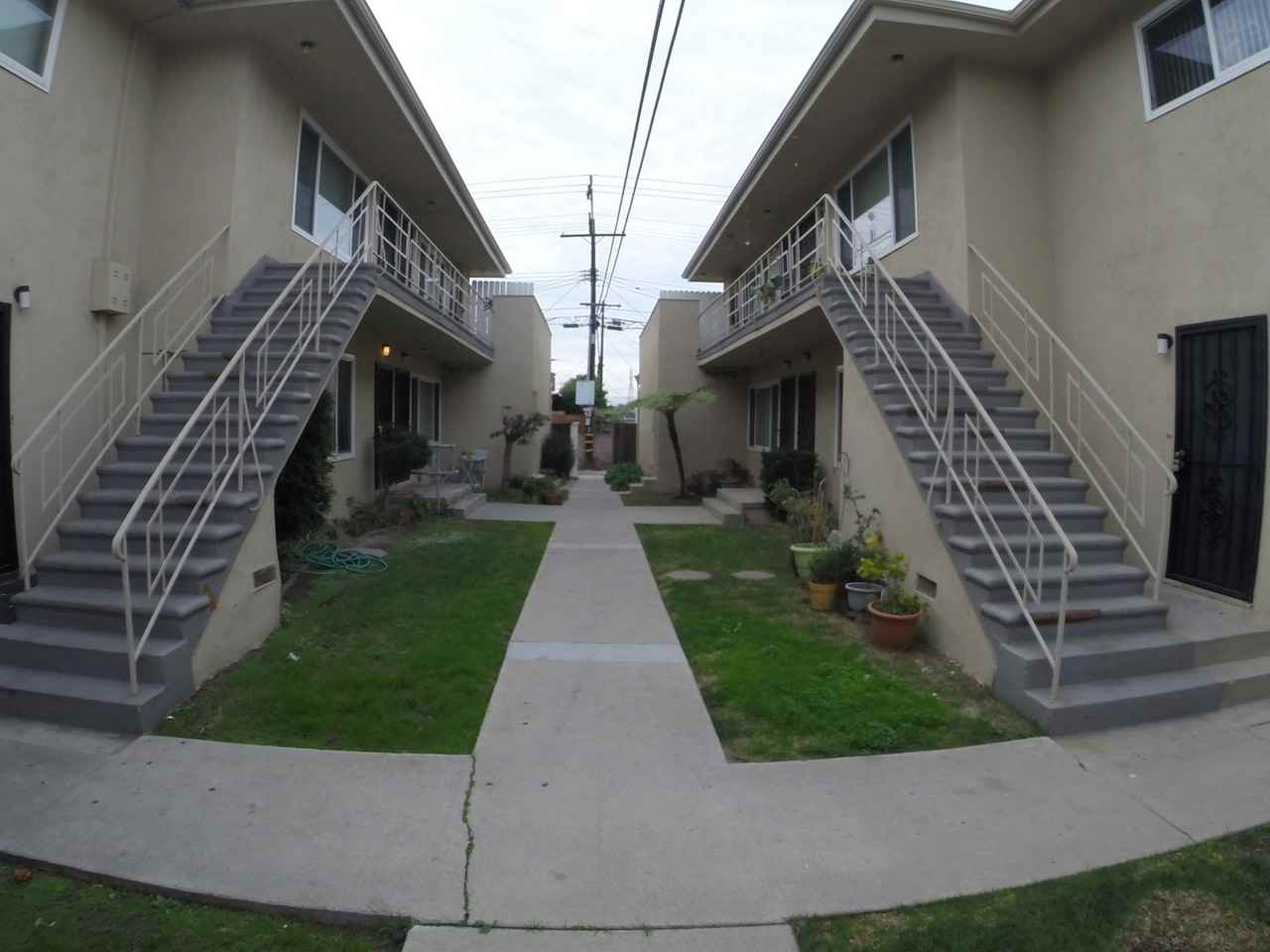 17809 Crenshaw - Photo 3 of 23