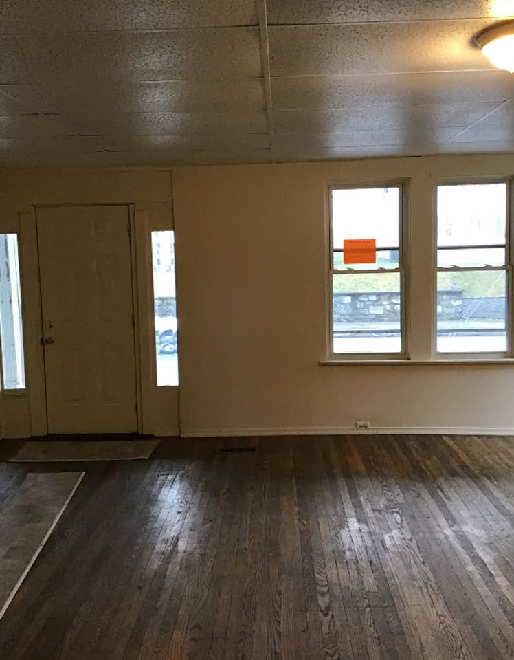 547 S 2nd St - Photo 6 of 14