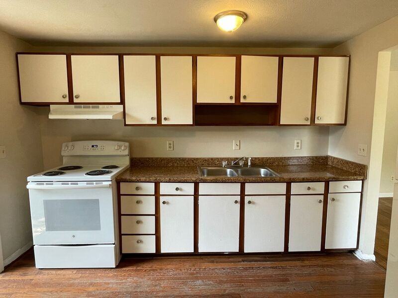1411 Alpine Dr - Photo 3 of 29