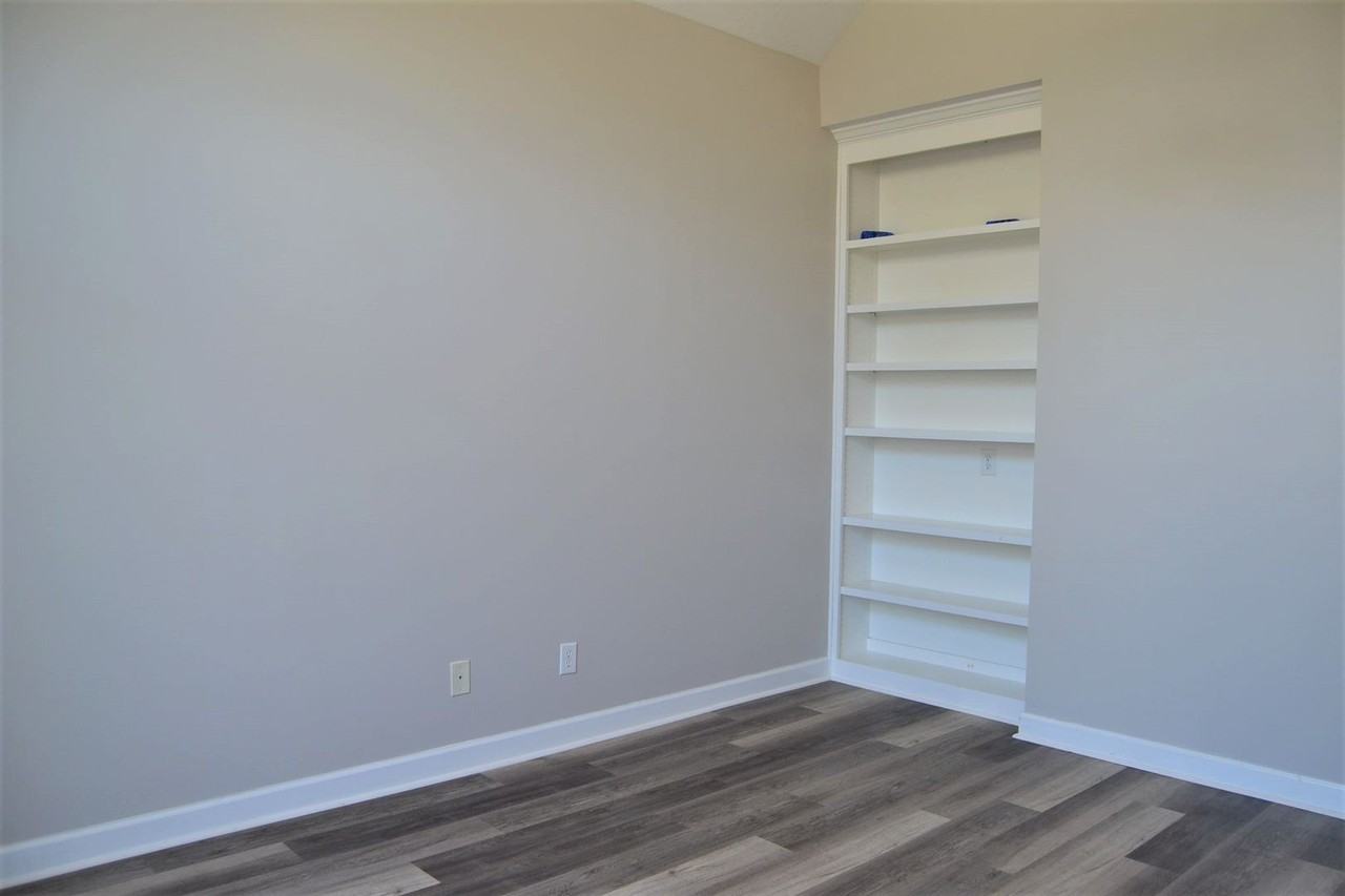 351 Barnsley Dr - Photo 5 of 36