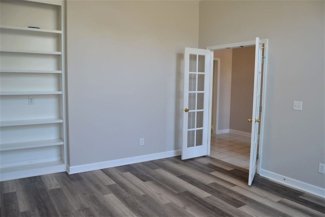 351 Barnsley Dr - Photo 6 of 36