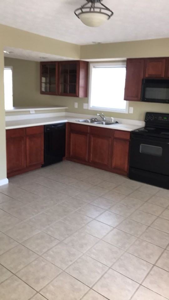 1327 South Cobble Creek Circle - Photo 5 of 11