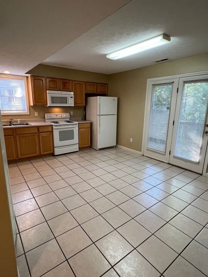 3489 South Oaklawn Circle - Photo 2 of 14