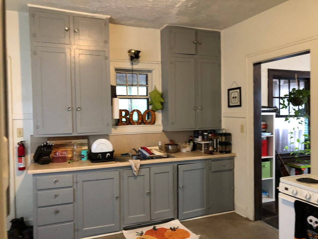 428 E 2nd St - Photo 3 of 11