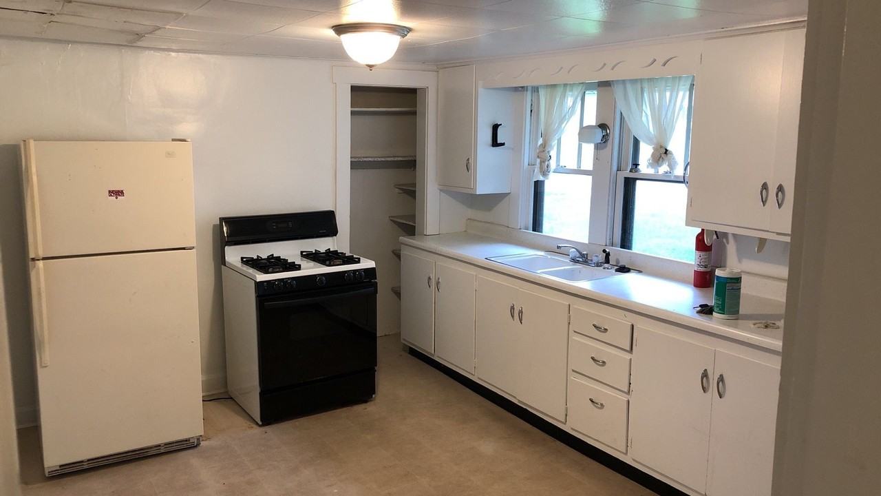 104 N Roosevelt St - Photo 2 of 14
