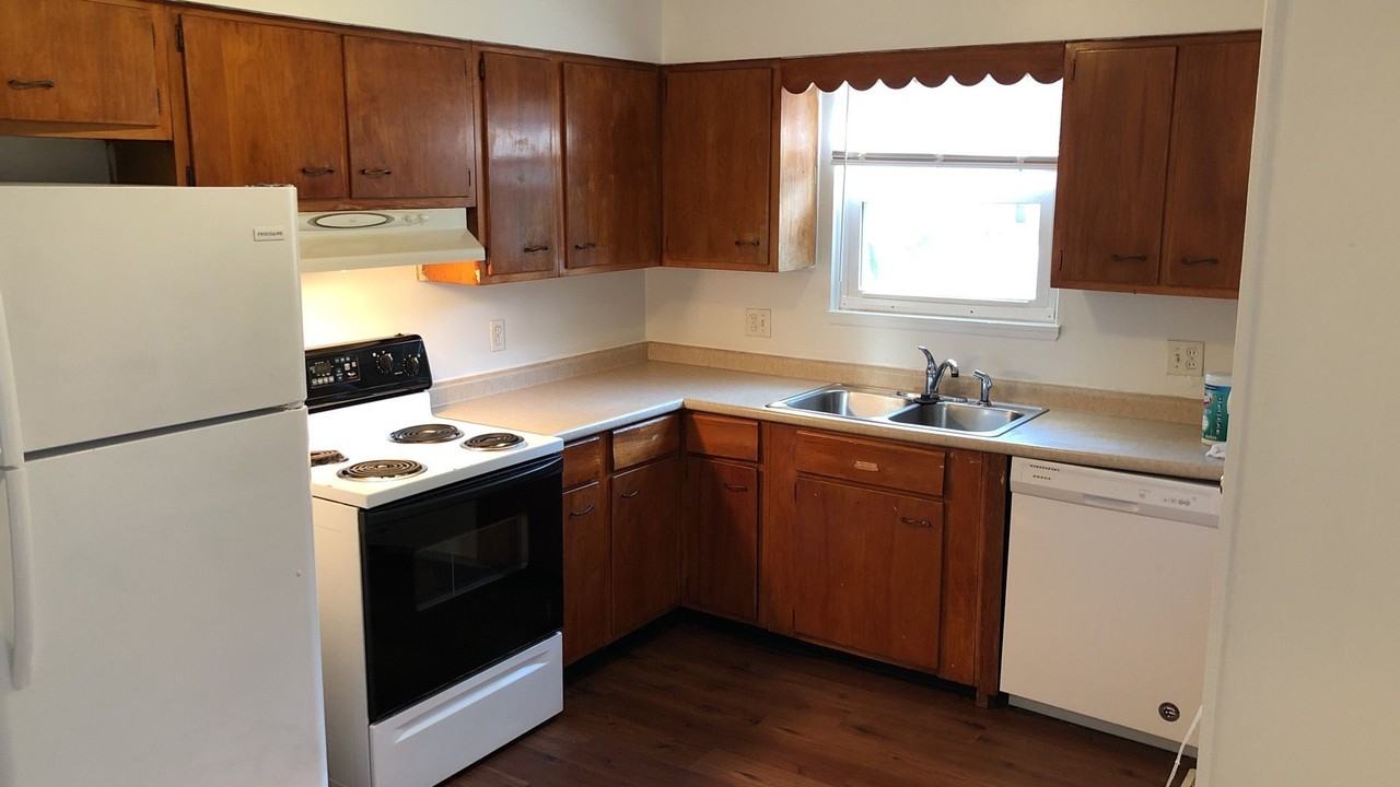 413 N Clark St - Photo 2 of 16