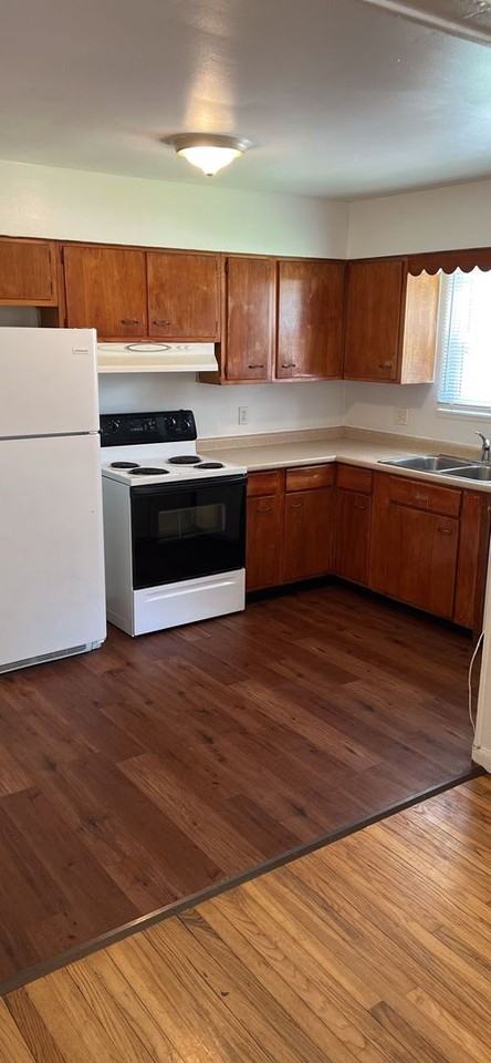 413 N Clark St - Photo 3 of 16