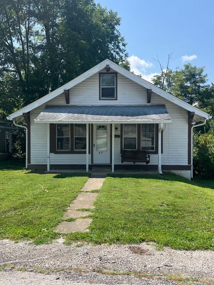 417 N Clark St - Photo 2 of 19