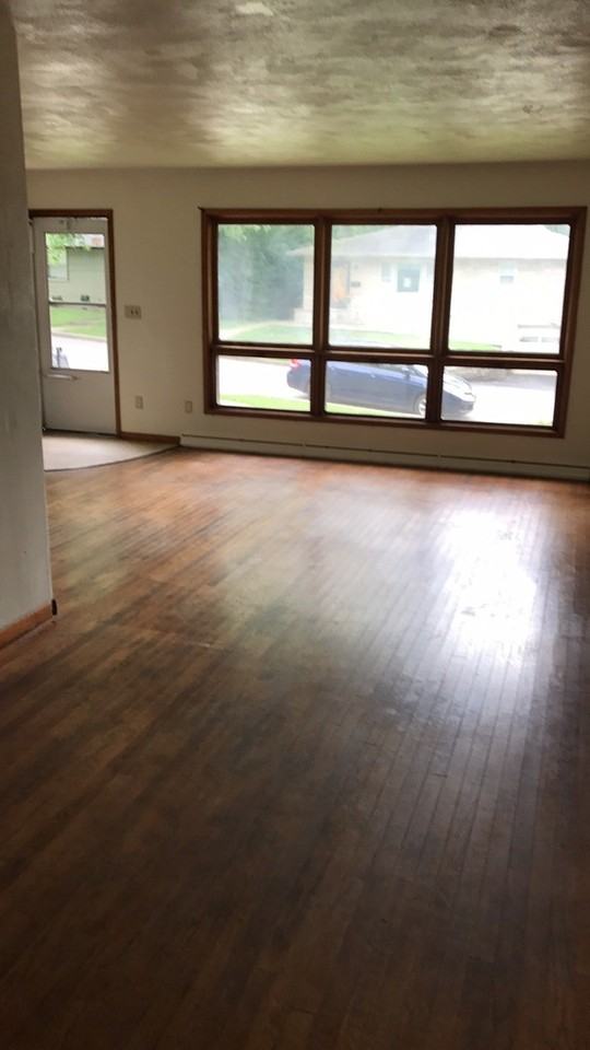 715 S Grant St - Photo 6 of 21