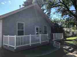 featured image of 216 E 15th St