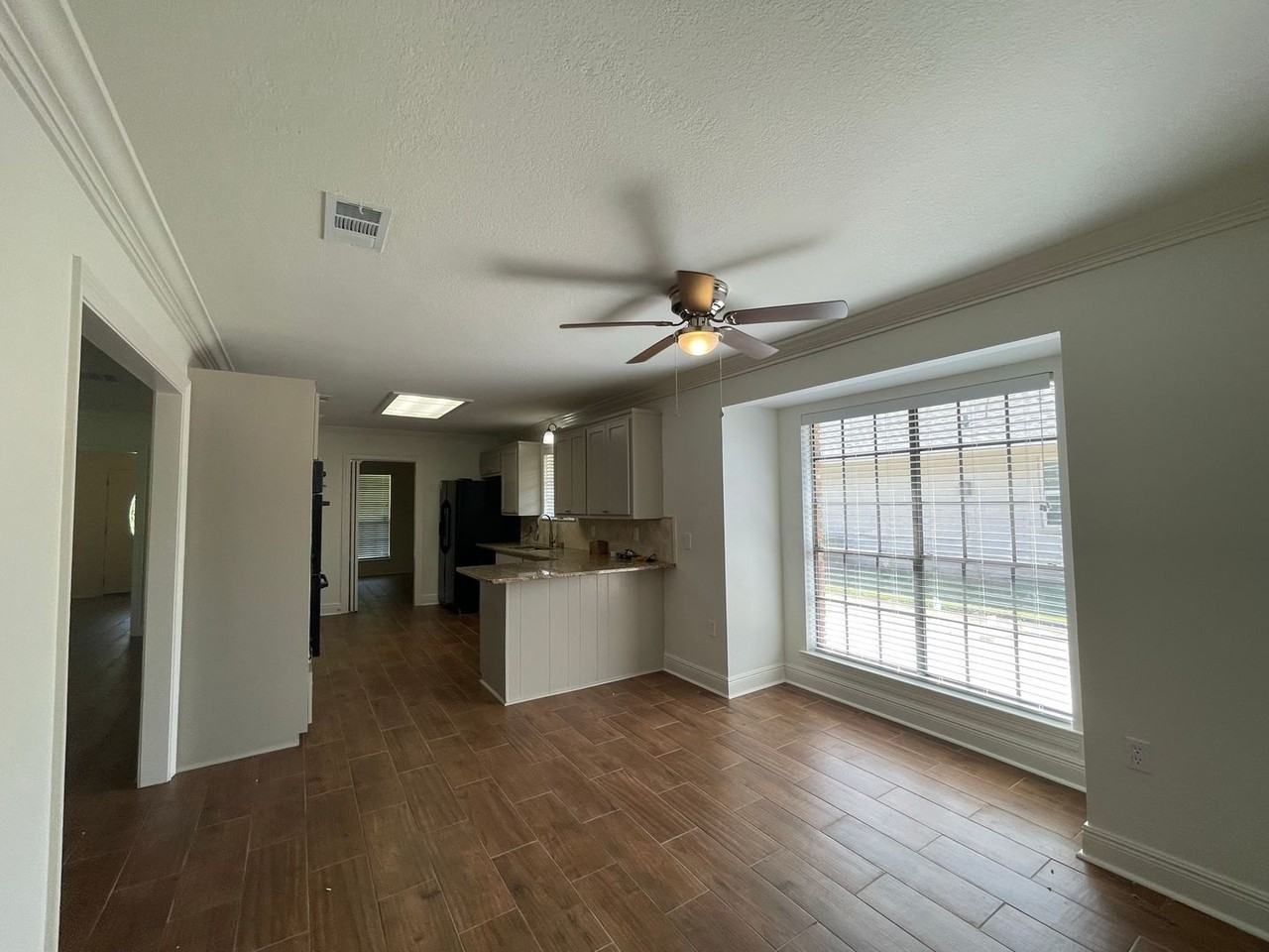 5016 Five Forks Dr - Photo 3 of 11