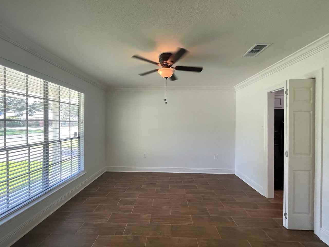 5016 Five Forks Dr - Photo 5 of 11