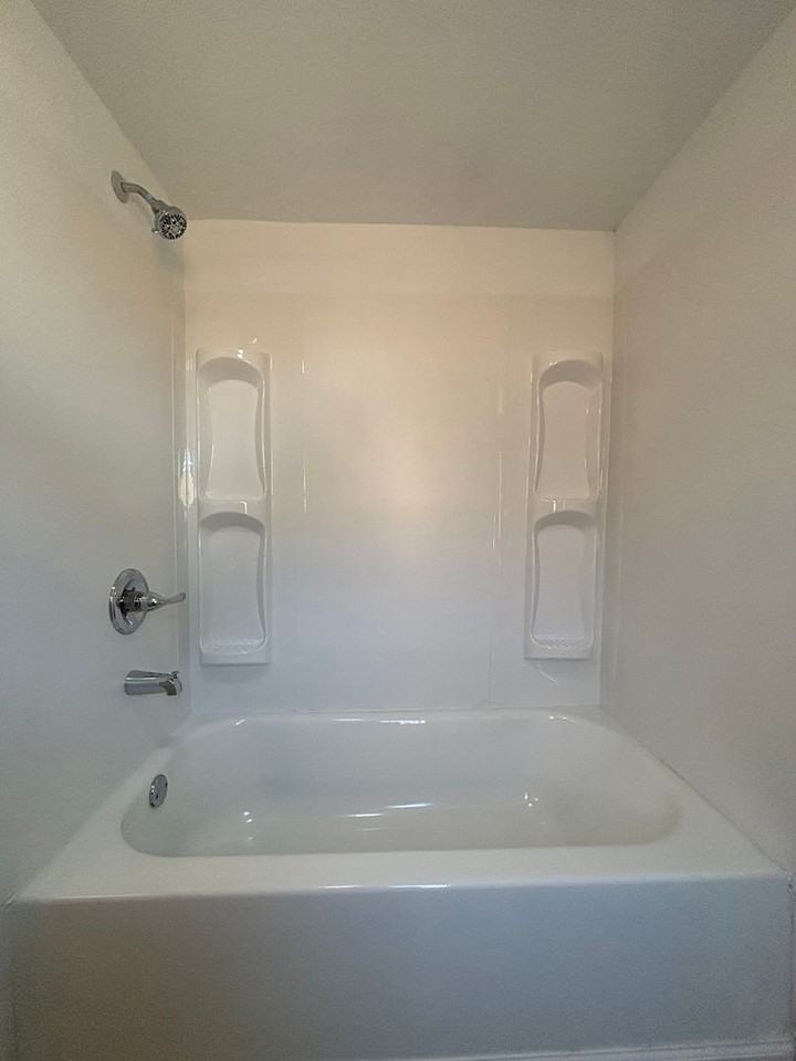 918 N Brown Ave - Photo 4 of 17