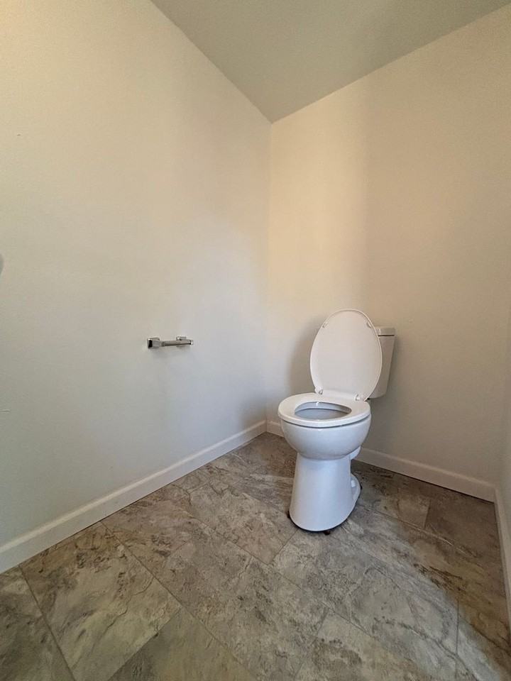 918 N Brown Ave - Photo 5 of 17