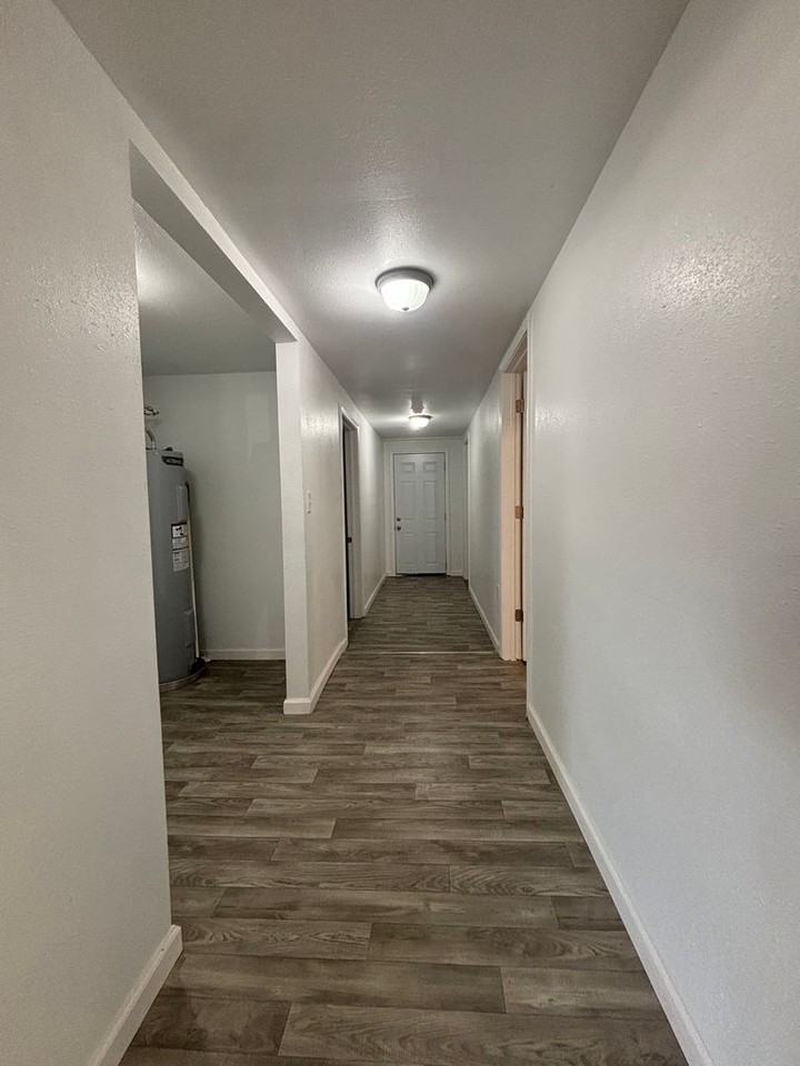 918 N Brown Ave - Photo 7 of 17