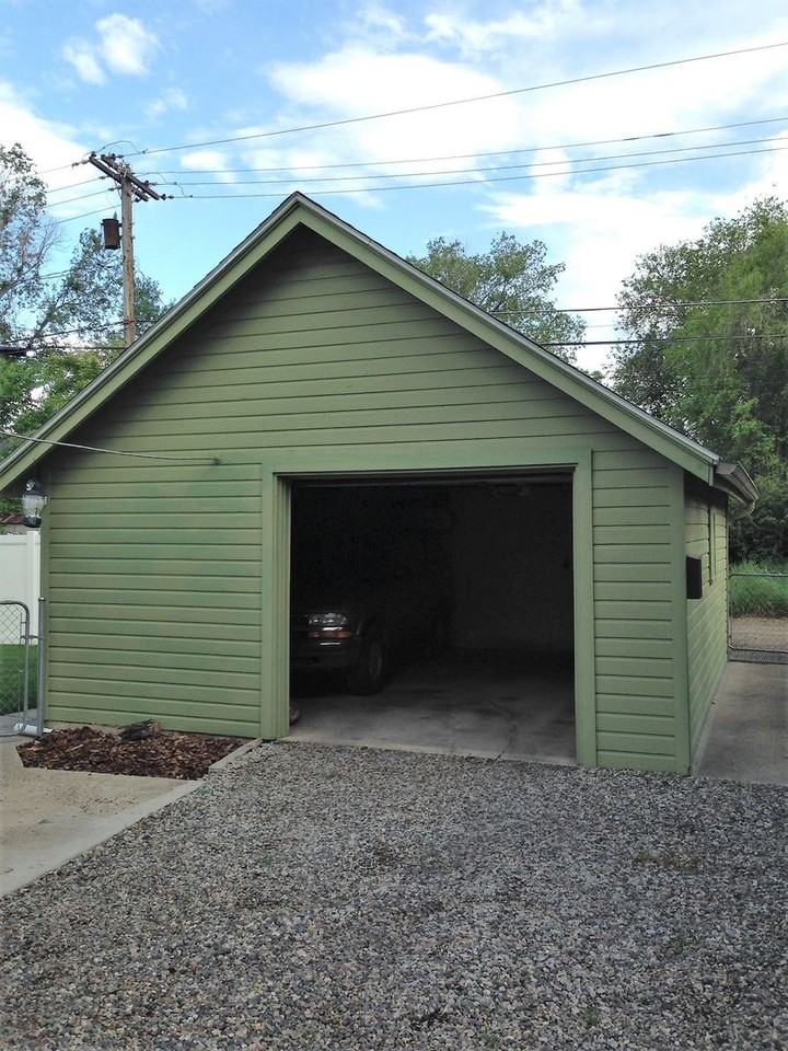 532 Parkhill Dr - Photo 3 of 14