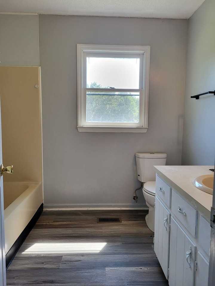4764 Burnam Ln - Photo 7 of 13