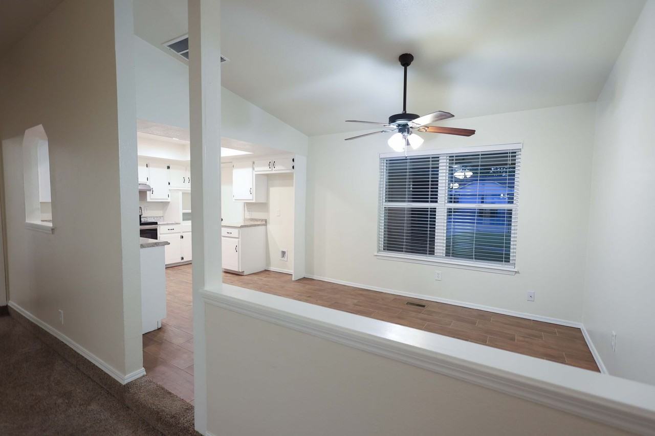 1808 Ridgewood Dr - Photo 4 of 29