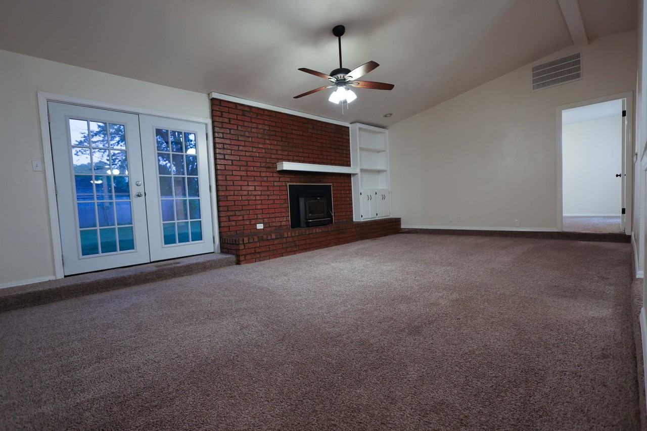 1808 Ridgewood Dr - Photo 7 of 29