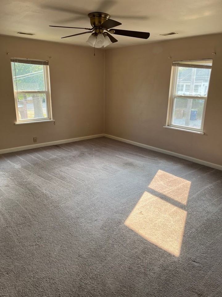 1311 Willard Ave - Photo 3 of 9
