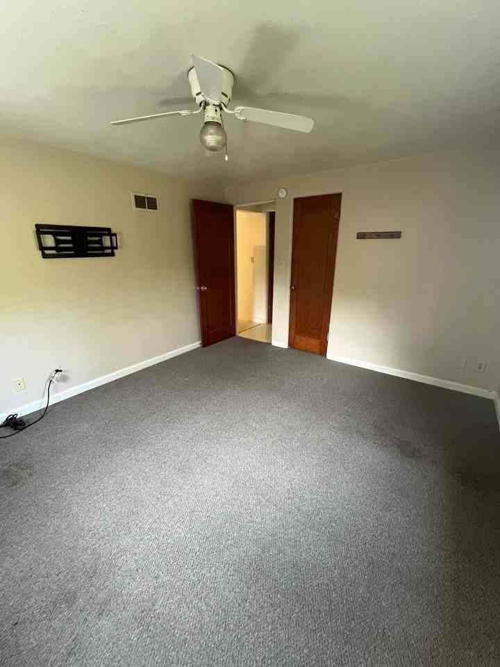 1311 Willard Ave - Photo 6 of 9