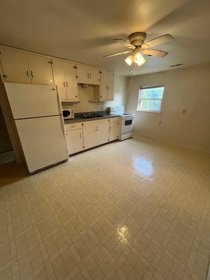 1311 Willard Ave - Photo 7 of 9